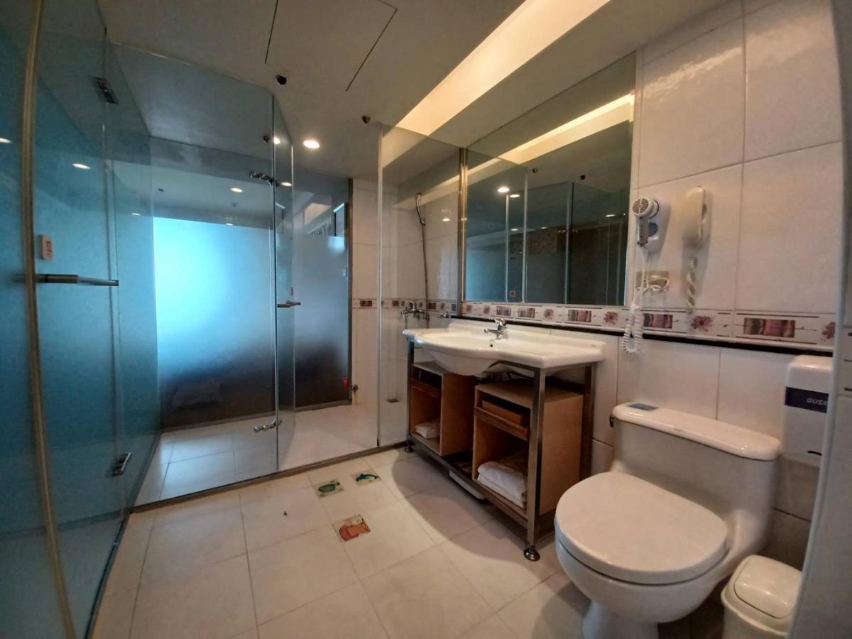 Blue Ocean Hotel Цзілун Екстер'єр фото