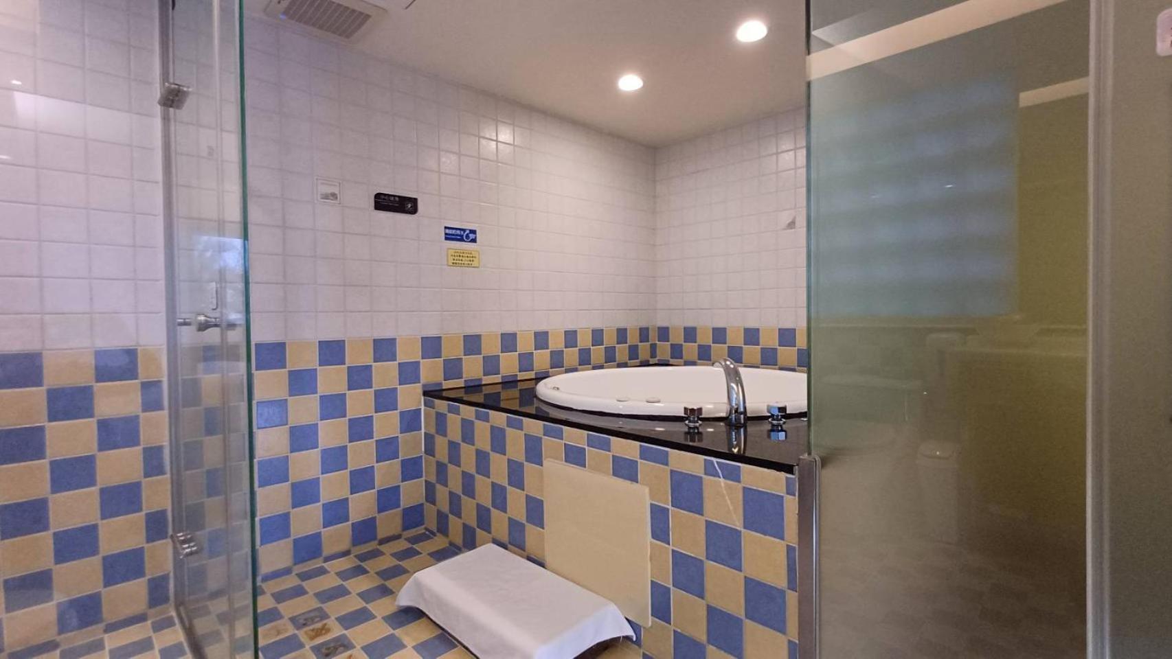 Blue Ocean Hotel Цзілун Екстер'єр фото